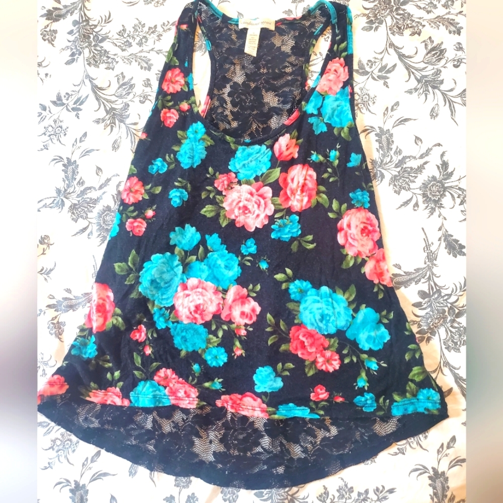 Summer Sleavles floral black top size m